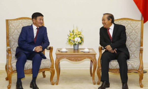 Phó Thủ tướng Thường trực tiếp Bộ trưởng Tư pháp và Nội vụ Mông Cổ